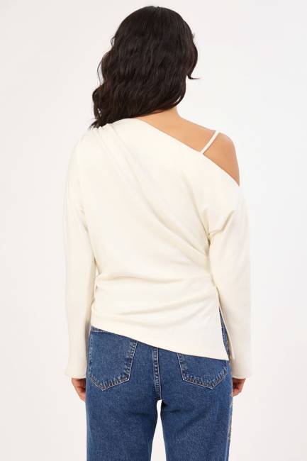 Asimetrik yakalı örme bluz - Thumbnail