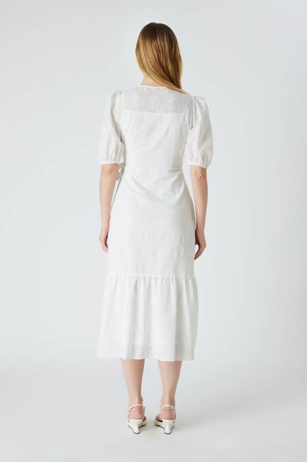Fever - Bağlamalı beyaz brodeli elbişse (1)