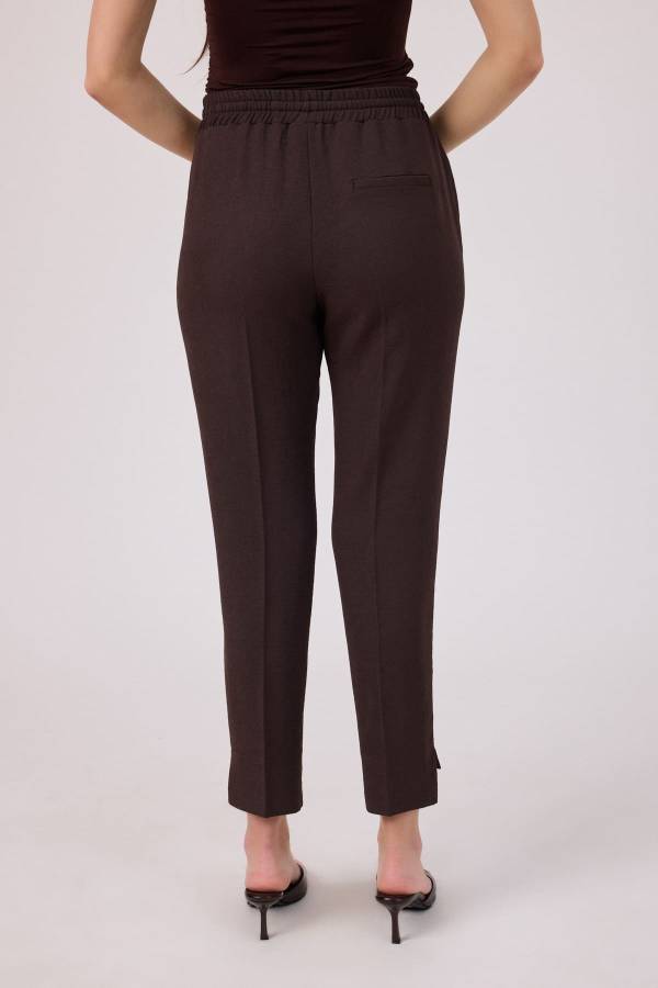 Beli bağcıklı pantolon