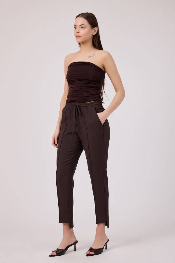 Beli bağcıklı pantolon