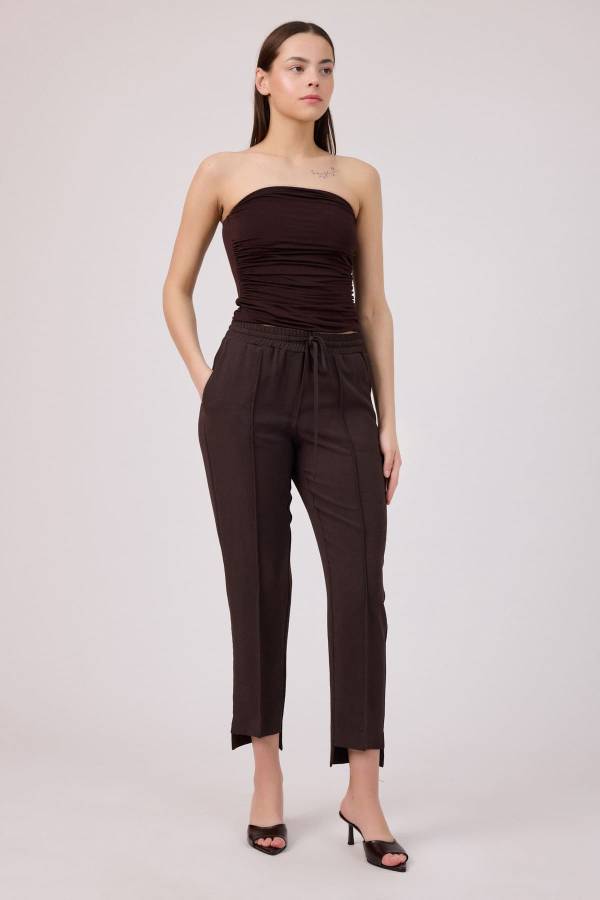 Beli bağcıklı pantolon