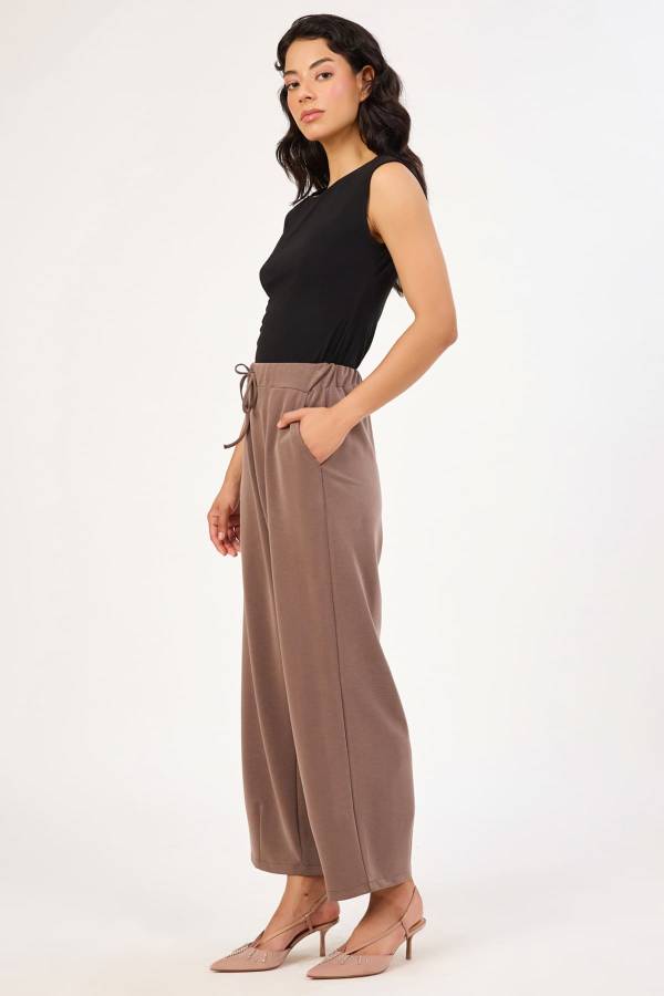 Beli bağcıklı soft dokulu pantolon