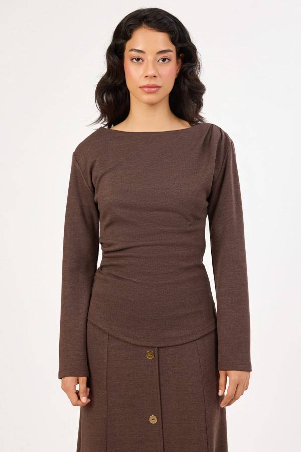 Büzgü detaylı kayık yaka triko bluz