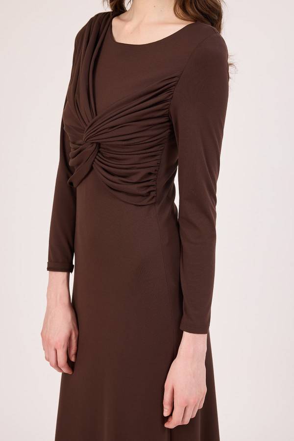 Büzgü detaylı likralı örme elbise Büzgü detaylı likralı örme elbise