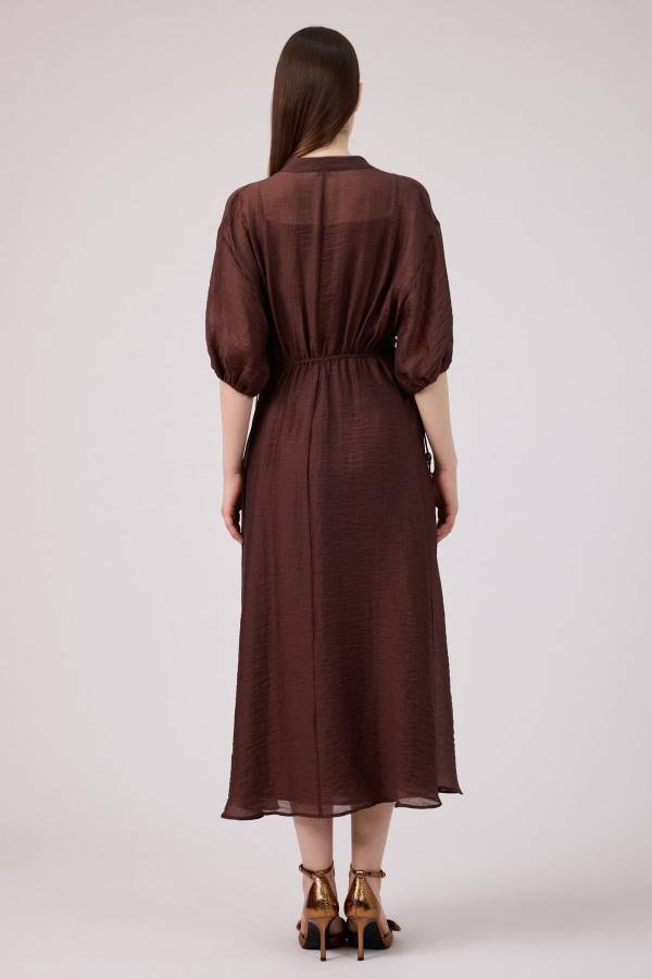 Büzgü detaylı tencel elbise