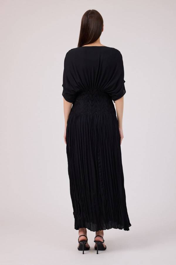 Dantel korsajlı krep uzun elbise