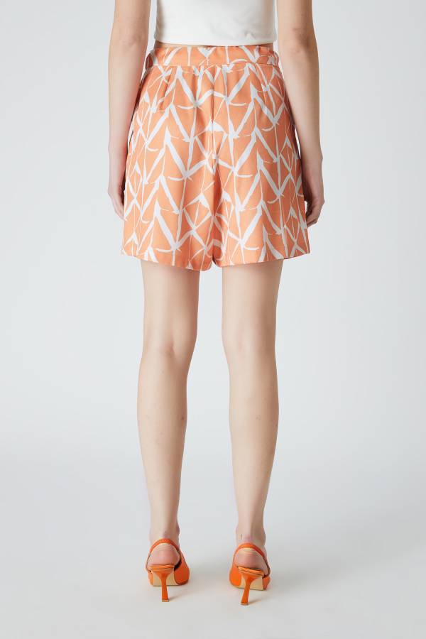 Desenli şort pantolon