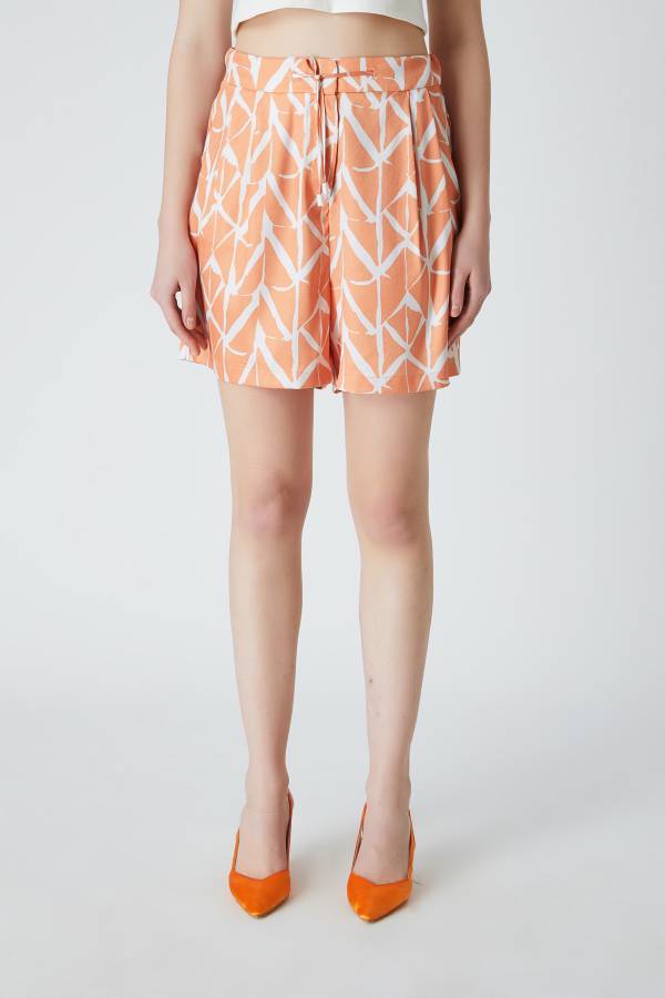 Desenli şort pantolon