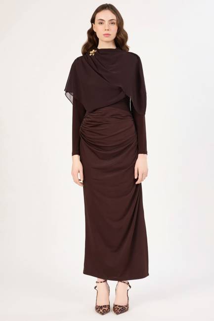 Fever - Drape detaylı broş aksesuarlı elbise Fever - Drape detaylı broş aksesuarlı elbise