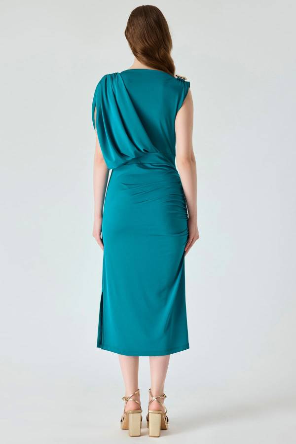 Drape detaylı örme elbise