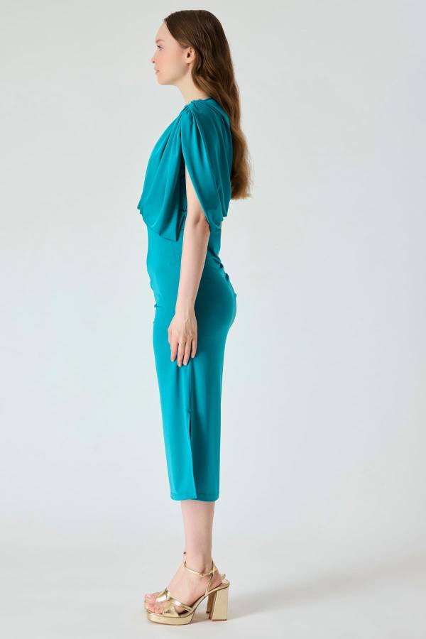 Drape detaylı örme elbise