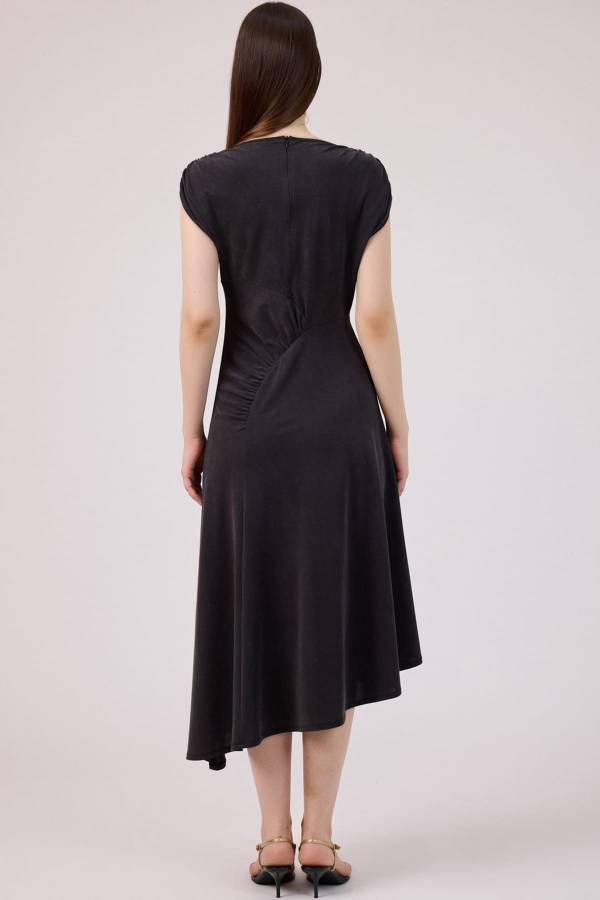 Düğme detaylı tencel elbise