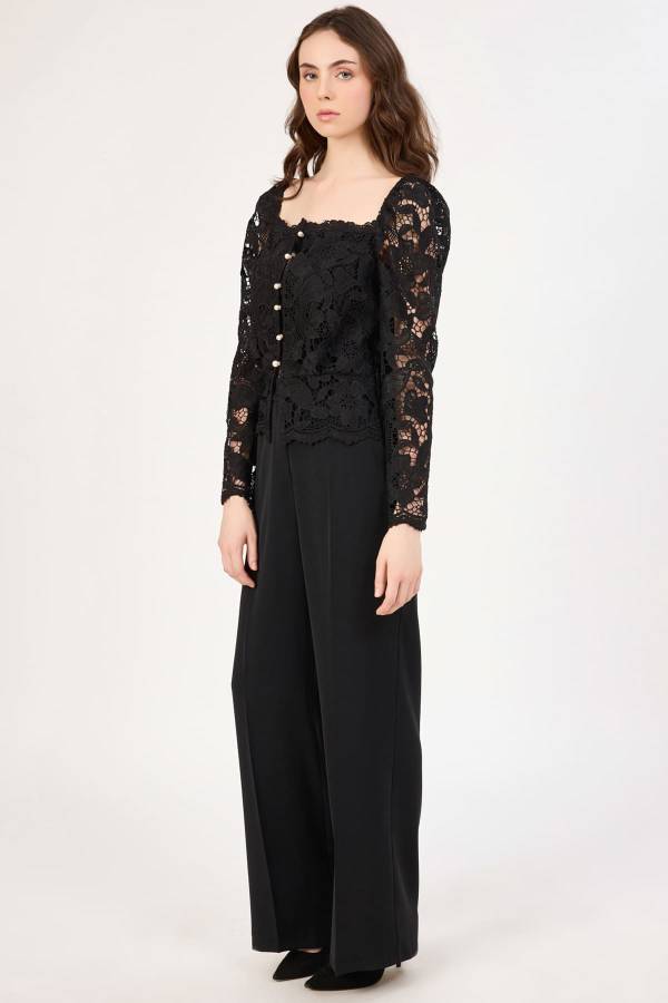 Düğmeli güpür bluz