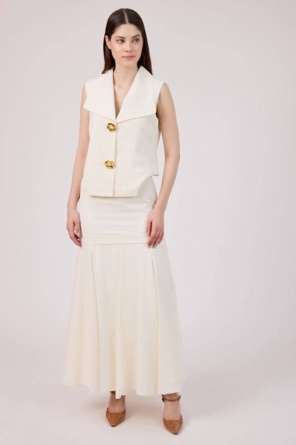 Geniş yakalı düğmeli yelek