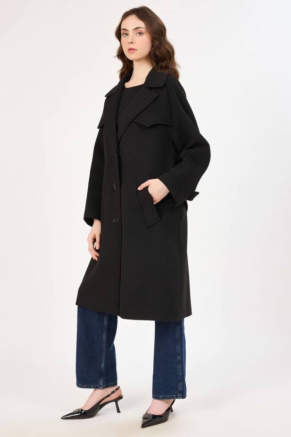 Geniş yakalı kaban