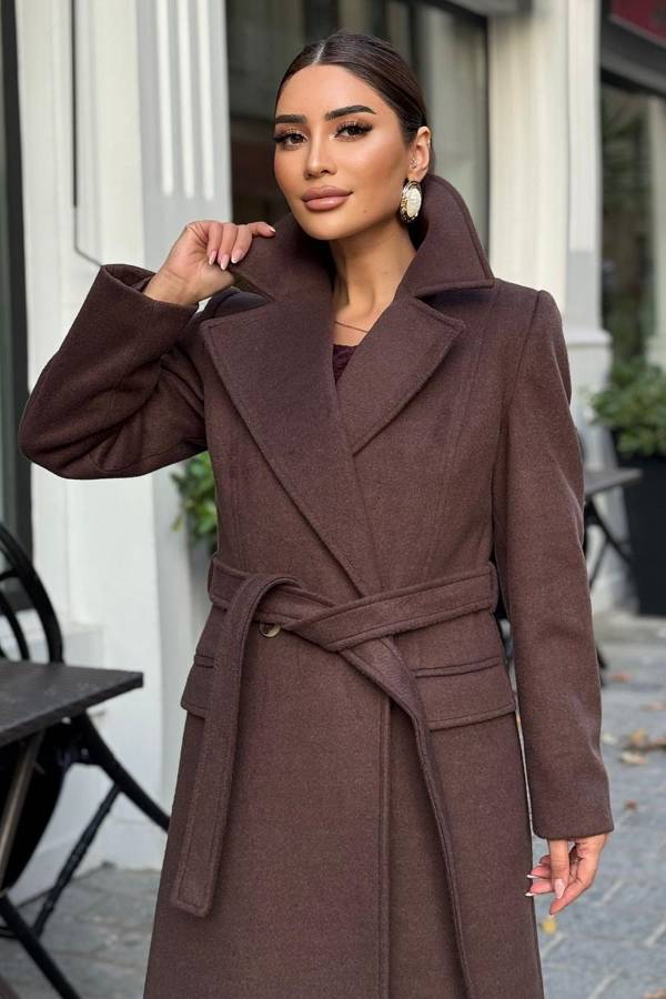 Geniş yakalı kaban