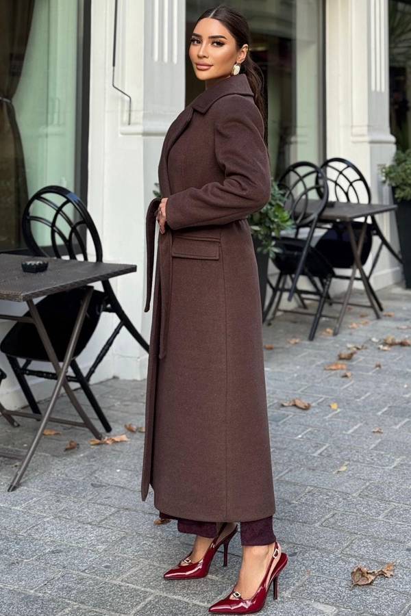 Geniş yakalı kaban