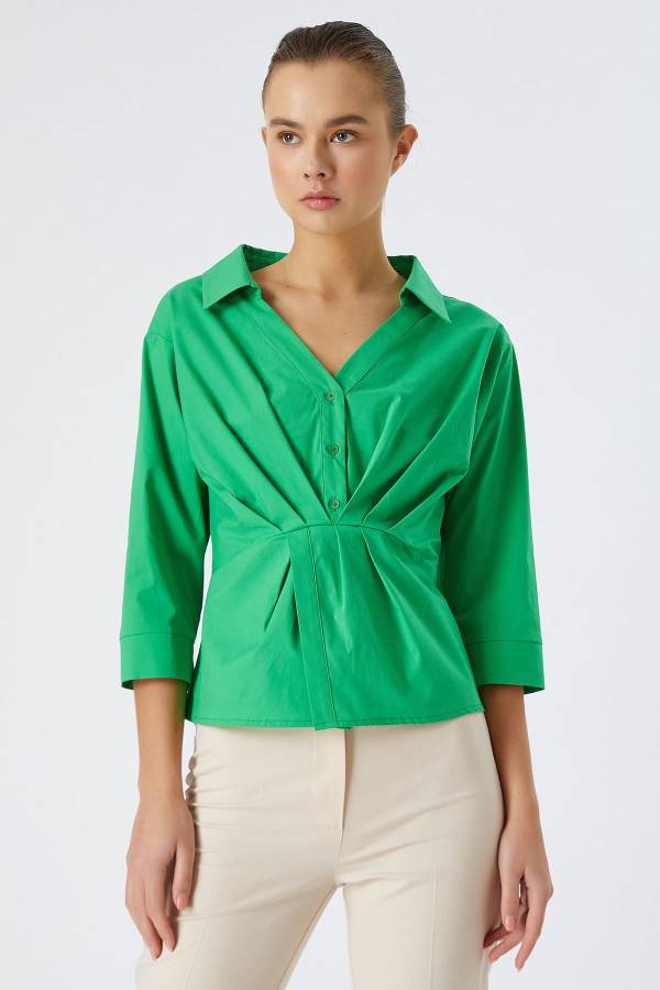 Geniş yakalı poplin gömlek