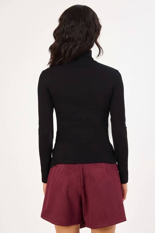 Gold toka detaylı boğazlı yaka bluz