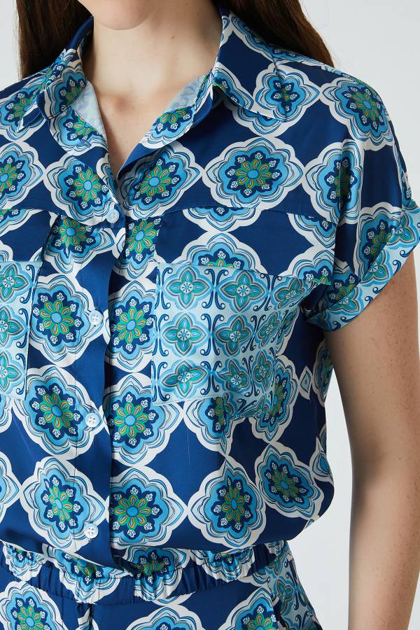 Grafik desenli floş gömlek