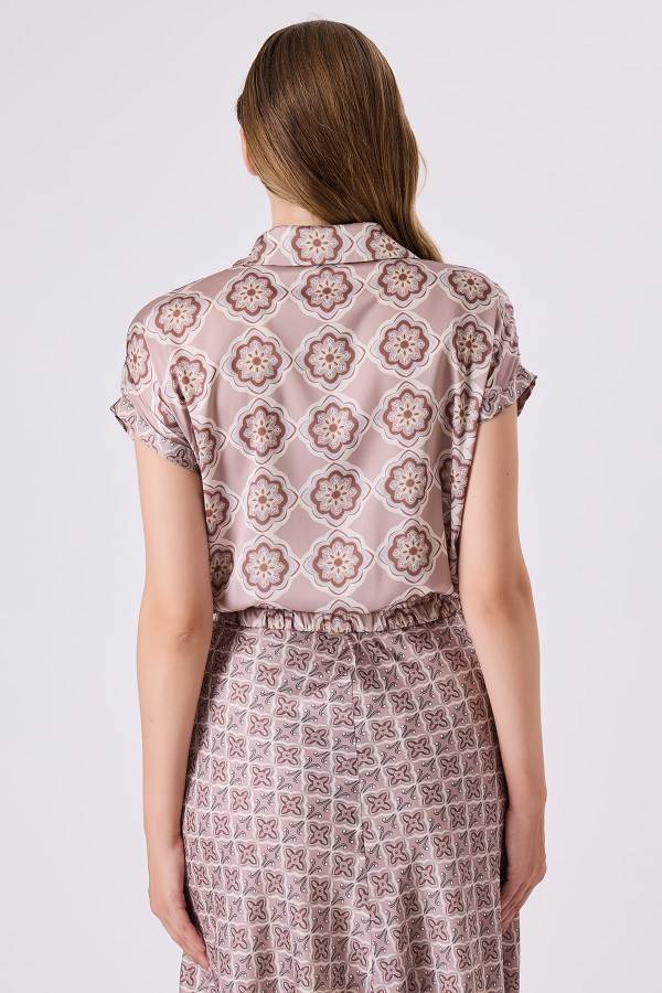 Grafik desenli floş gömlek