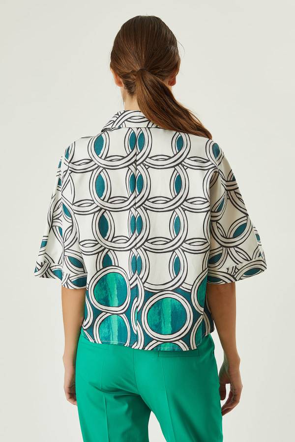 Grafik desenli gömlek