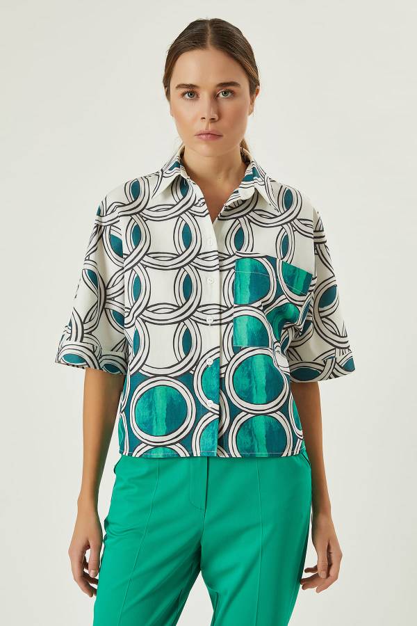 Grafik desenli gömlek
