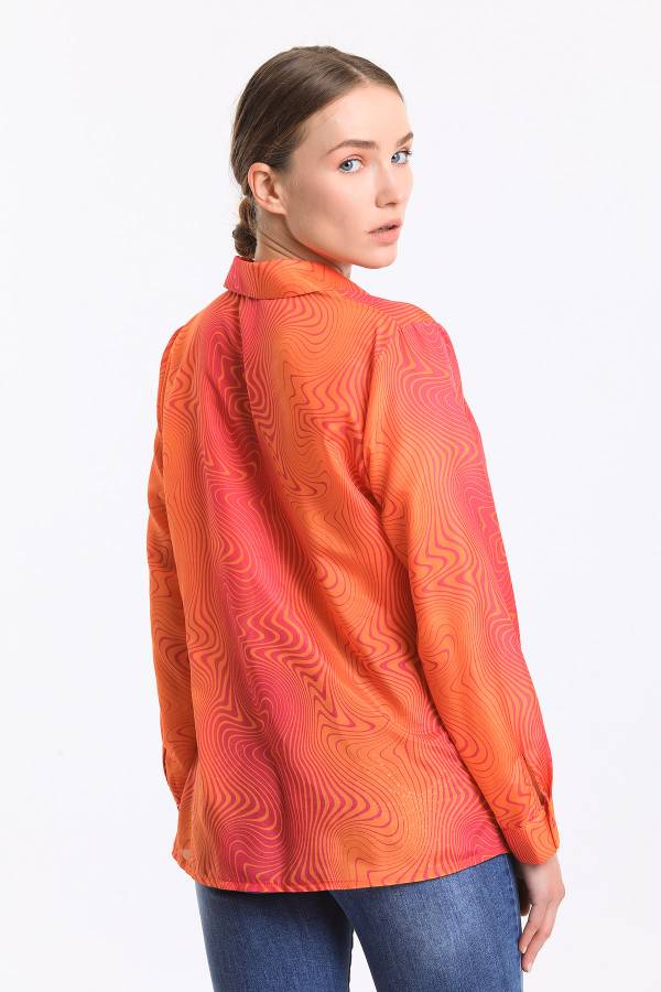 Grafik desenli gömlek