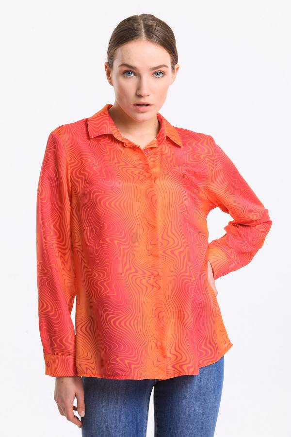 Grafik desenli gömlek