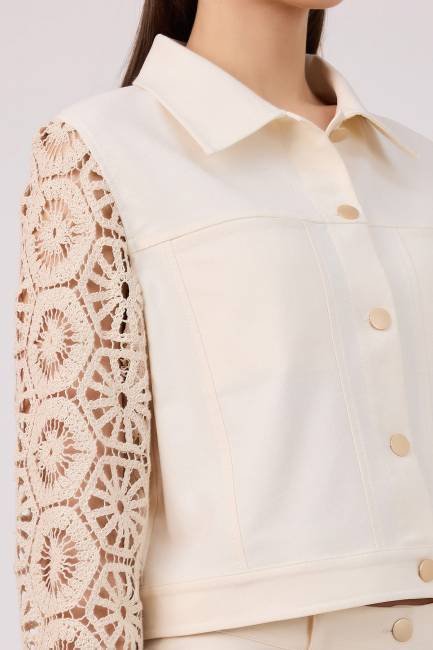 Güpür detaylı kısa ceket - Thumbnail