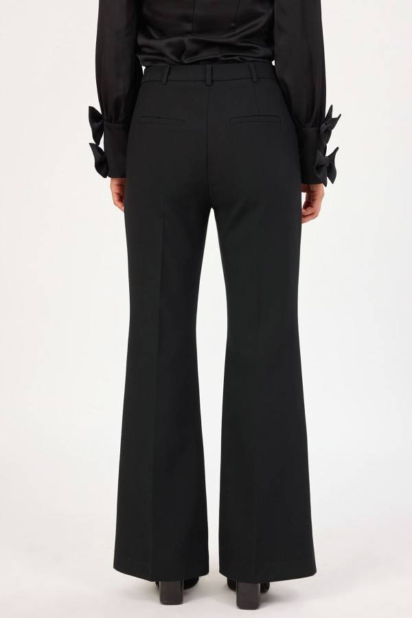 İspanyol paça likralı siyah pantolon