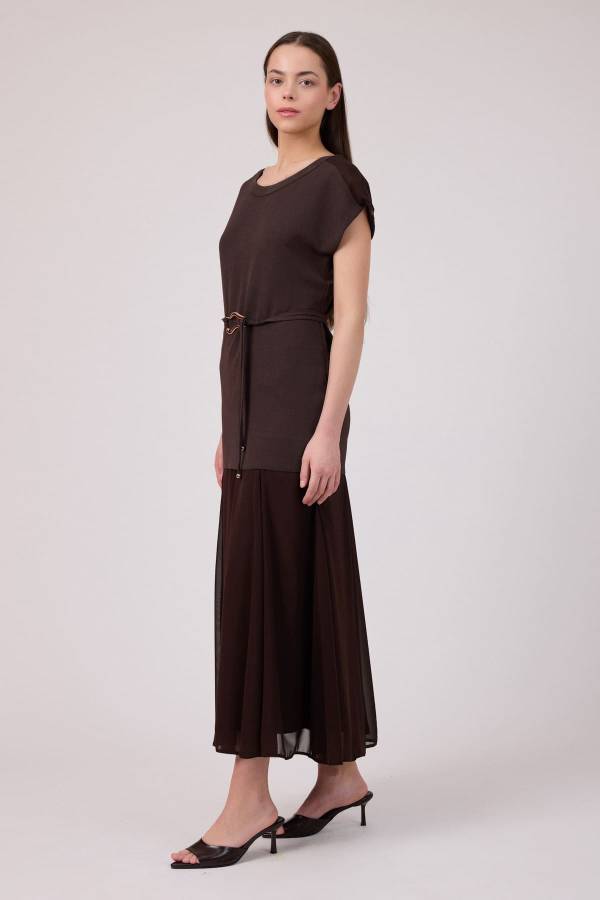 Katmanlı şifon geçişli elbise