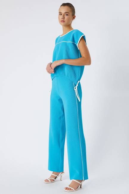 Kontrast biyeli örme bluz - Thumbnail