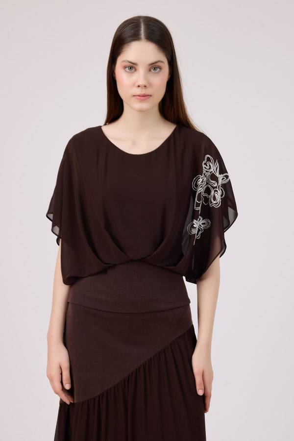 Kontrast nakışlı tencel bluz