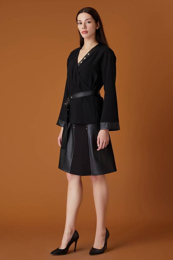 Kruvaze yakalı krep bluz