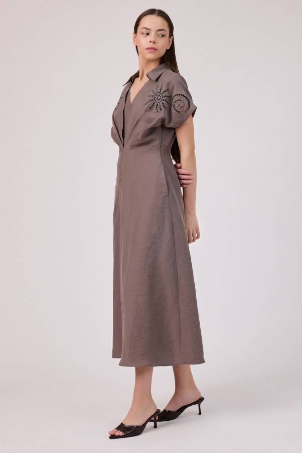 Nakış detaylı tencel elbise