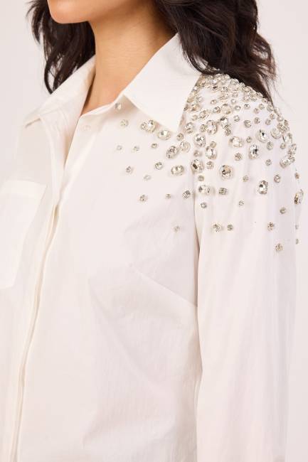 Omuzu işleme detaylı likralı gömlek - Thumbnail