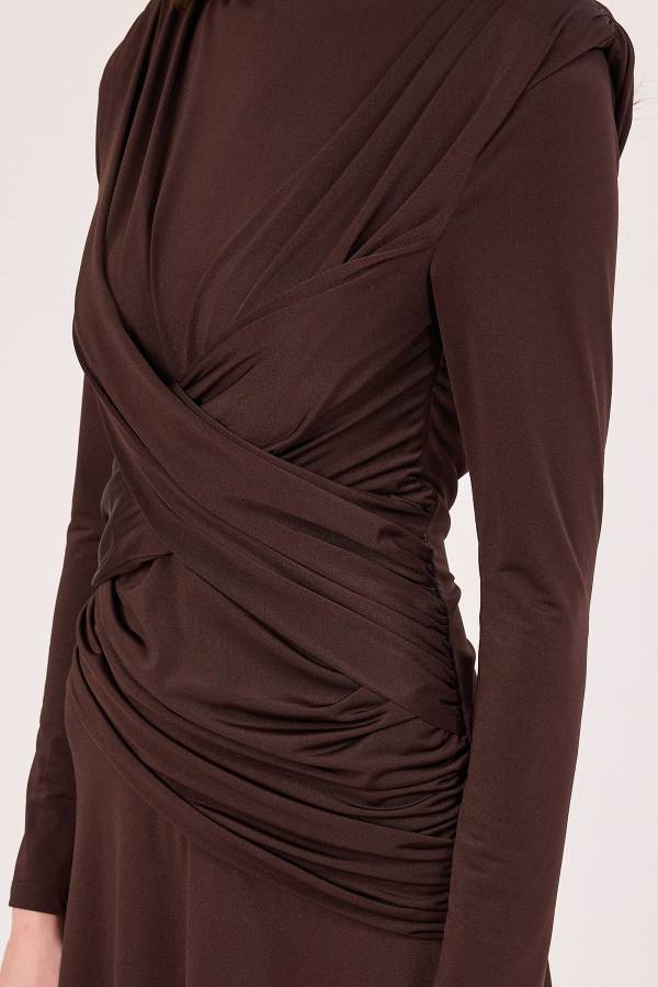 Önü drape detaylı likralı maxi elbise