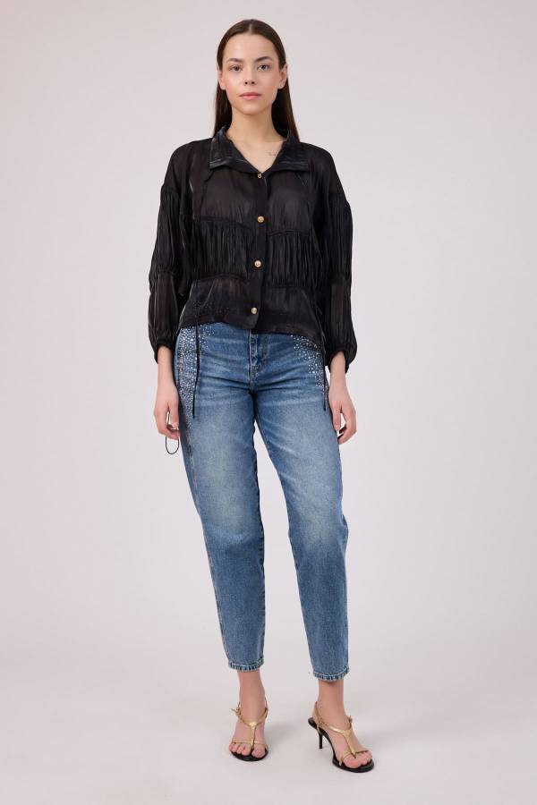 Parlak iplikli organze büzgü detaylı kap