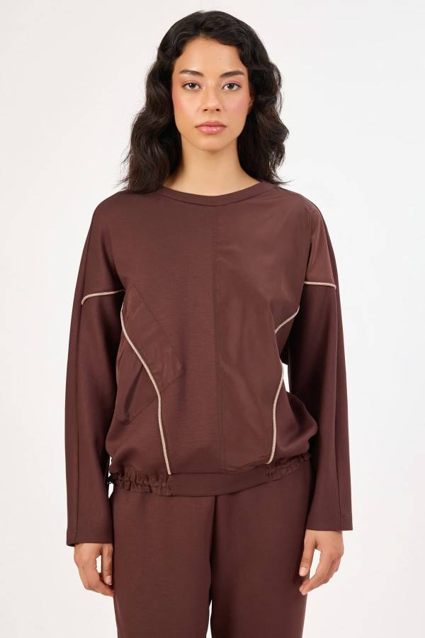 Parlak şerit detaylı likralı bluz Parlak şerit detaylı likralı bluz