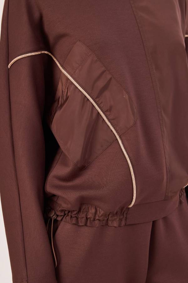 Parlak şerit detaylı likralı bluz Parlak şerit detaylı likralı bluz