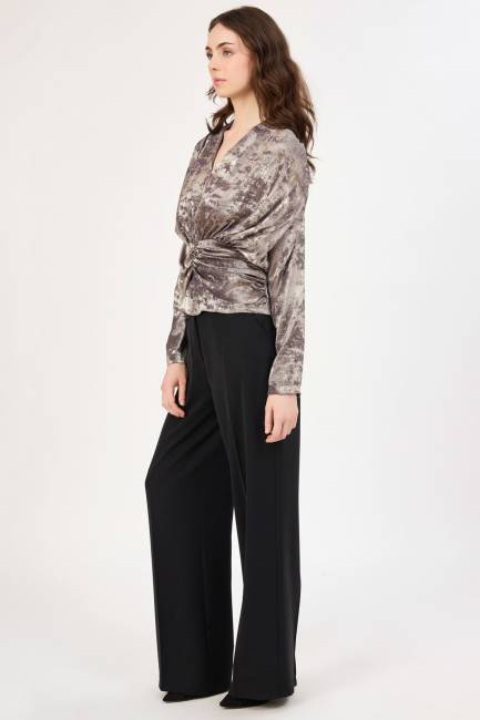 Fever - Parlak yüzeyli büzgü detaylı bluz (1) Fever - Parlak yüzeyli büzgü detaylı bluz (1)