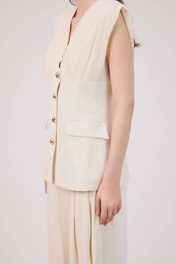 Plise detaylı düğmeli yelek