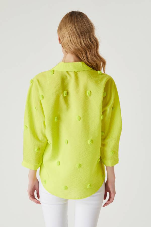 Ponpon jakarlı gömlek