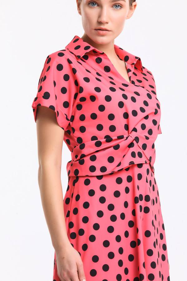 Puan desenli bağlamalı elbise