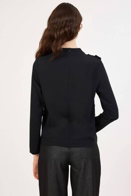 Tasarım çicek detaylı siyah bluz - Thumbnail