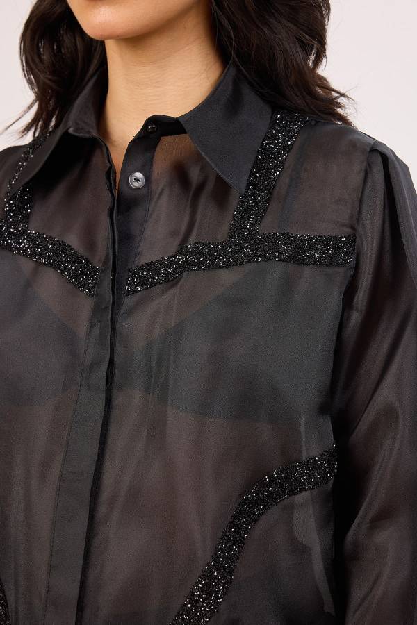 Tasarım taş detaylı siyah organze gömlek Tasarım taş detaylı siyah organze gömlek