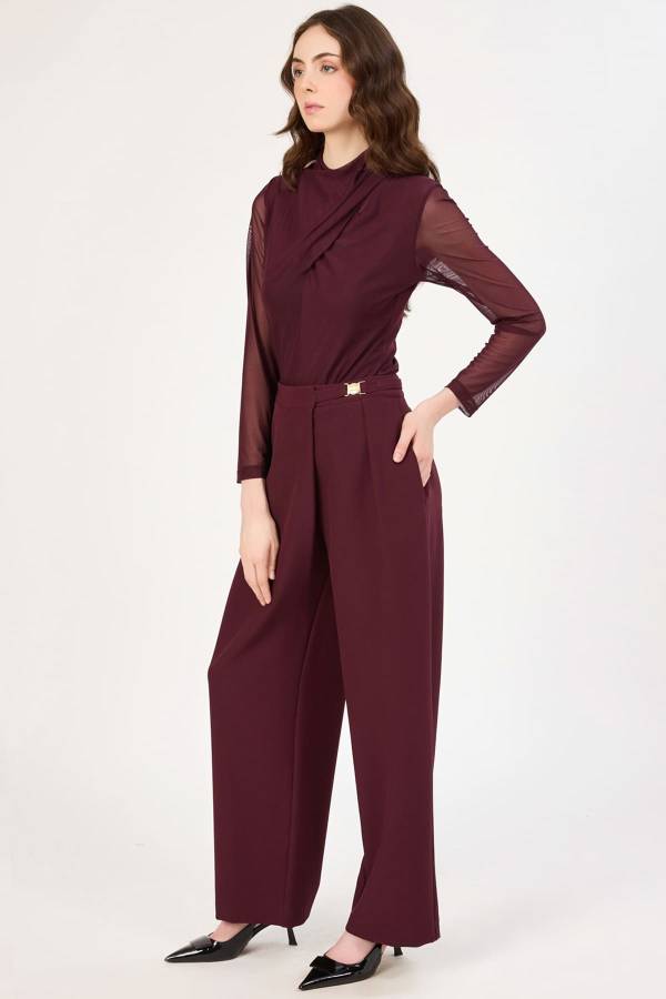 Toka detaylı likralı geniş paça pantolon  Toka detaylı likralı geniş paça pantolon