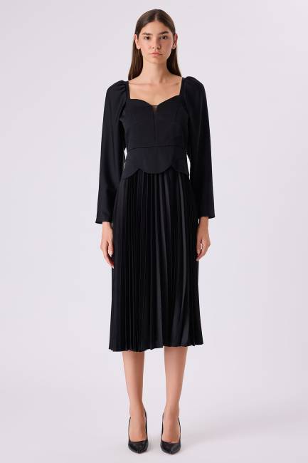 Uzun kollu pileli siyah elbise - Thumbnail