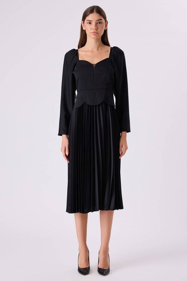 Fever - Uzun kollu pileli siyah elbise